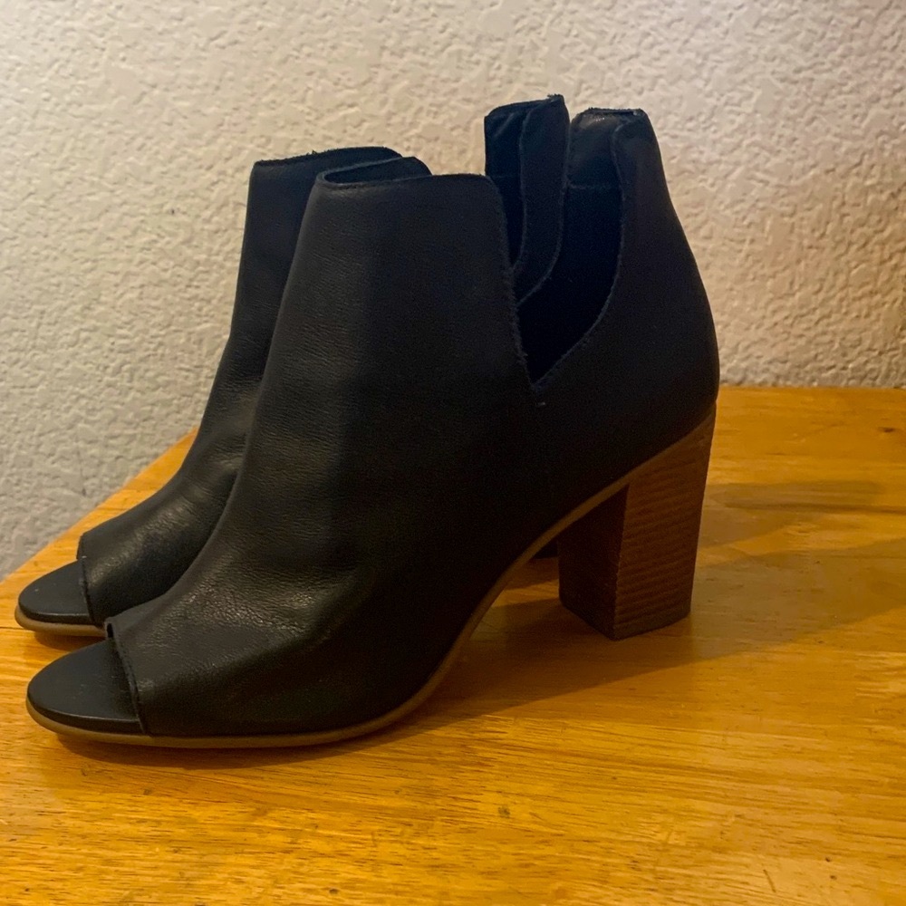 Steve Madden Black leather Ankle Boots with Block Heel